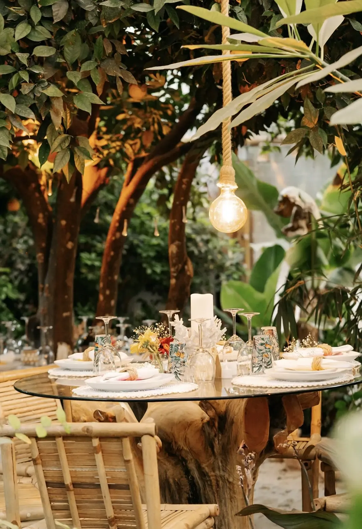 Decorated table at Algarve Jungle Events - photo 2