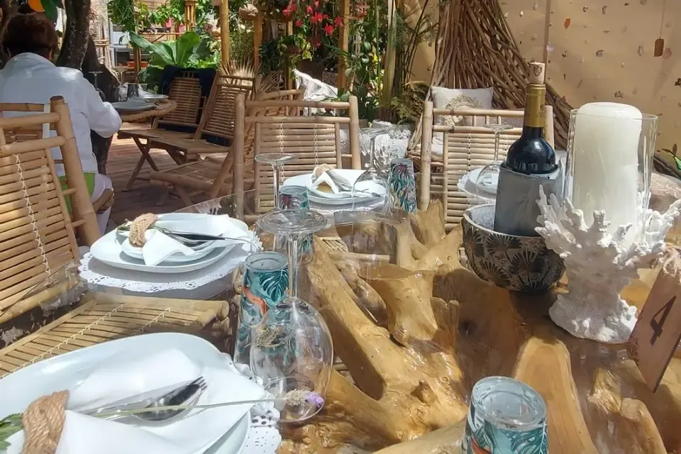Decorated table at Algarve Jungle Events - photo 9
